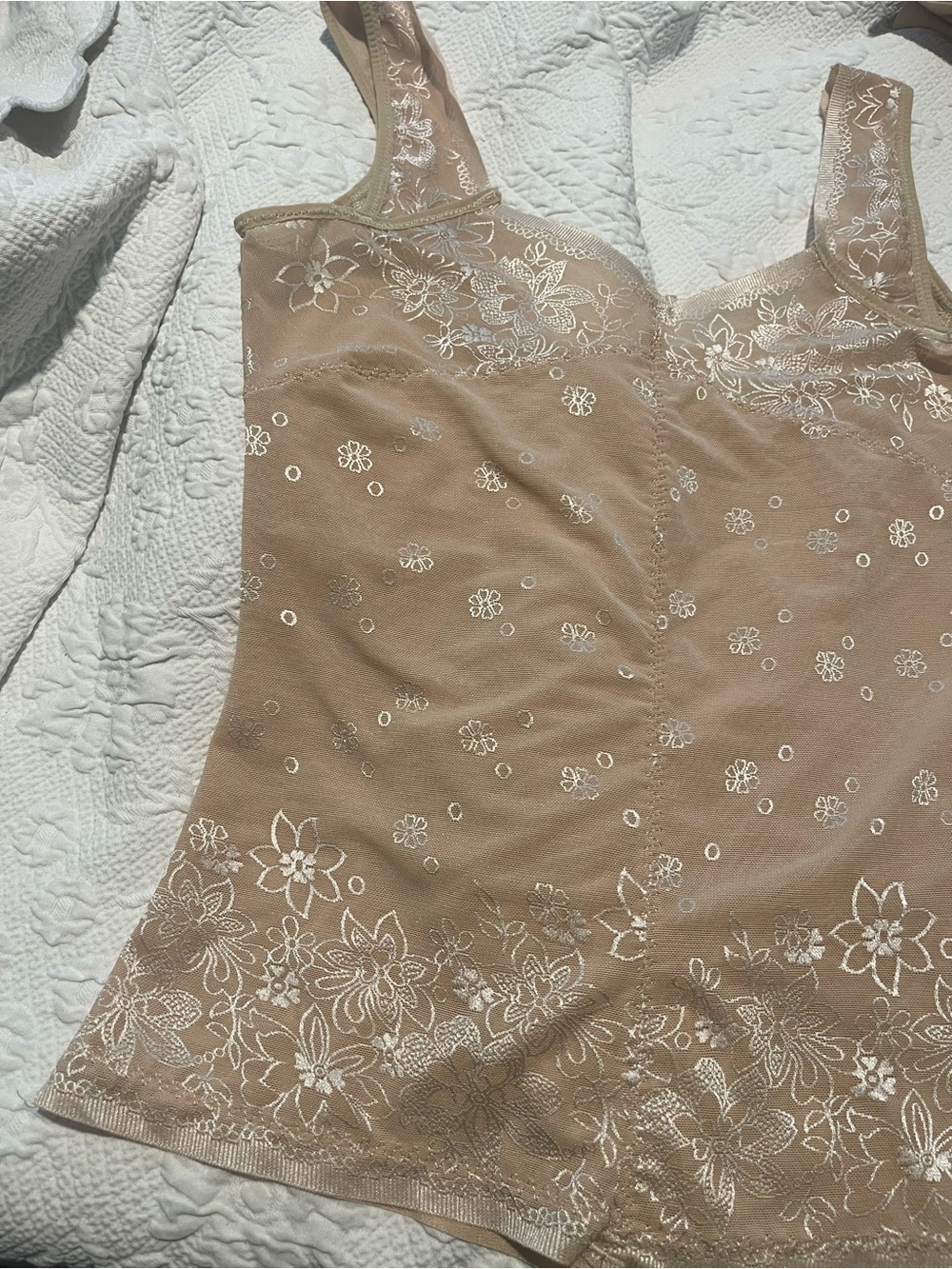 Beige Floral Lace Camisole Tank L Unique Lingerie 15 Pit to Pit 21 Shldr to hem